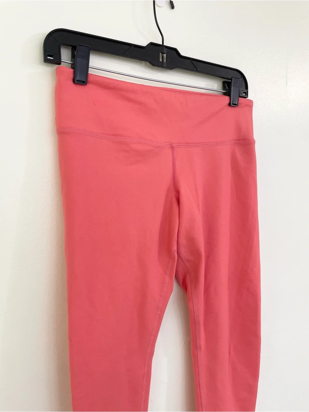 Alo Yoga Leggings in “Strawberry” Pink Salmon Color approx 27” inseam M Medium